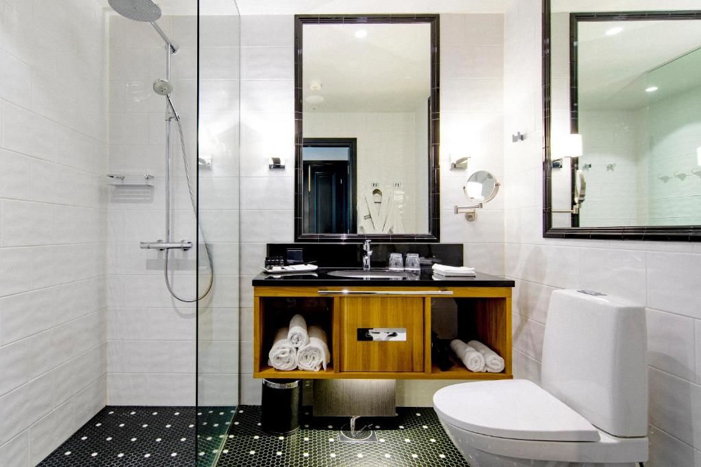 Отель Hotel Lilla Roberts Хельсинки