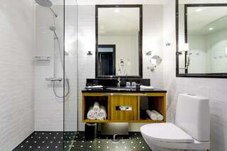 Отель Hotel Lilla Roberts Хельсинки Трехместный номер-2