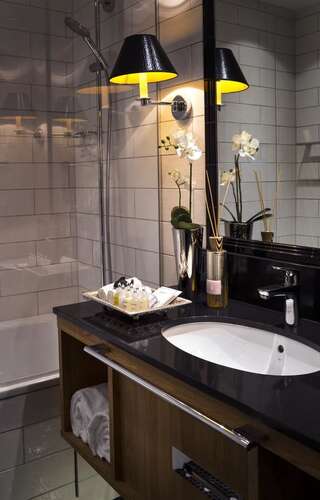 Отель Hotel Lilla Roberts Хельсинки Трехместный номер-4